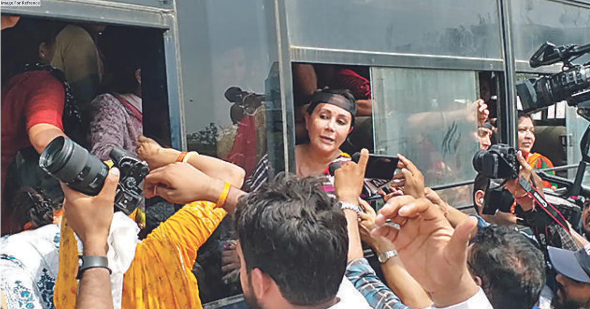 BJP Mahila Akrosh Andolan: Diya, others detained, several injured